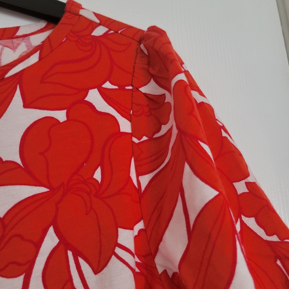 Ann Taylor Floral Cap Sleeve Tee Size Small New w/ Tag - Picture 2 of 4